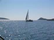 Entlang der Küste von Kornat, rechts vor uns Levrnaka